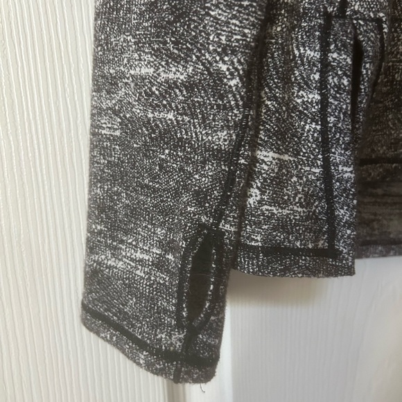 Lululemon Endeavor Pullover w Hood. Black White Spray Jacquard, size 4. - Picture 9 of 13